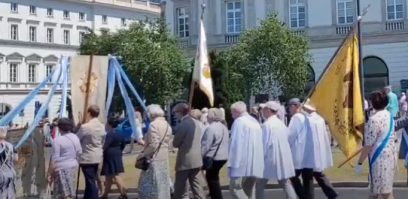 Scenariusz lekcji "Jezus jest z nami - Boże Ciało"